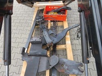 - - - Schwinge+ Konsolen für Case JXU und New Holland T5000 Serie - Traktor tilbehør - Frontlæssere - 8
