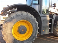 - - - FASTRAC 8330 - Traktorer - Traktorer 2 wd - 5