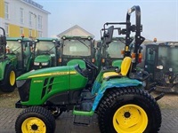 John Deere 3038E - Traktorer - Kompakt traktorer - 2