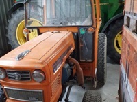 - - - E250 - Traktorer - Kompakt traktorer - 1