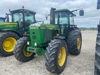 John Deere 4050 - Traktorer - Traktorer 4 wd - 1