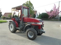 - - - 733A - Traktorer - Traktorer 4 wd - 1