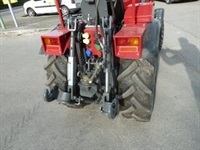 - - - 733A - Traktorer - Traktorer 4 wd - 5