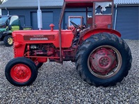 IH B 275 Diesel - Traktorer - Traktorer 4 wd - 4