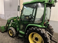 John Deere 3520 Med læsser og frontlift - Traktorer - Traktorer 4 wd - 3