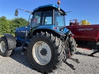 New Holland 8670 SuperSteer og frontlift - Traktorer - Traktorer 4 wd - 2