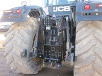 - - - FASTRAC 8330 - Traktorer - Traktorer 2 wd - 8