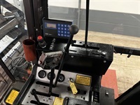 Hesston 8100 Med 5,4 m Mac Don skærebord - Høstmaskiner - Selvkørendeskårlæggere - 3