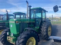 John Deere 4450 - Traktorer - Traktorer 4 wd - 2