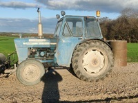 Ford 3000 Y med fejekost - Traktorer - Traktorer 2 wd - 5