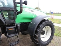 Valtra T130 Hitech - Traktorer - Traktorer 2 wd - 5