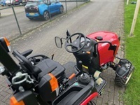 - - - SA424 - Traktorer - Traktorer 4 wd - 5