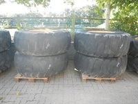 - - - Pirelli 20.5R25 - D182 - Hjul/larvefødder - Komplette hjul - 2