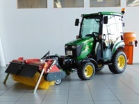 John Deere 2026R - Traktorer - Kompakt traktorer - 2