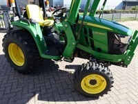 John Deere 3038E 4wd HST / 0002 Draaiuren / Voorlader - Traktorer - Traktorer 2 wd - 2