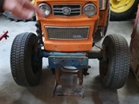 - - - E250 - Traktorer - Kompakt traktorer - 2