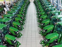 John Deere 2038R - Traktorer - Kompakt traktorer - 7