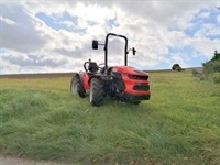 - - - AGT 1060 Goliath - Traktorer - Kompakt traktorer - 1