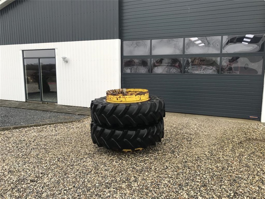 Michelin 18.4R38 med ring + 8 låse - Traktor tilbehør - Tvillingehjul - 1