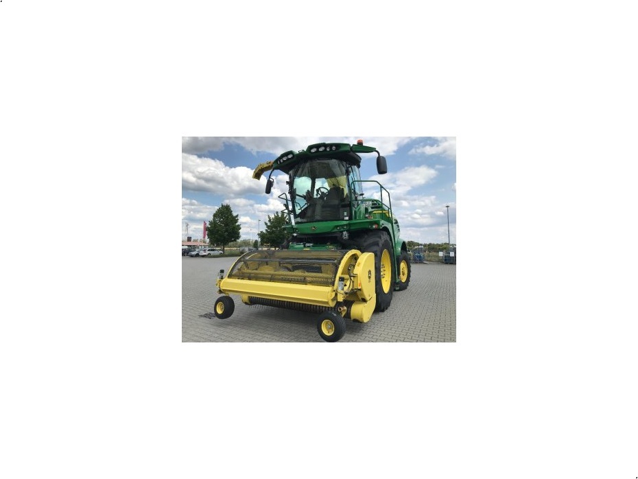 John Deere 8400i - Høstmaskiner - Selvkørende finsnittere - 1