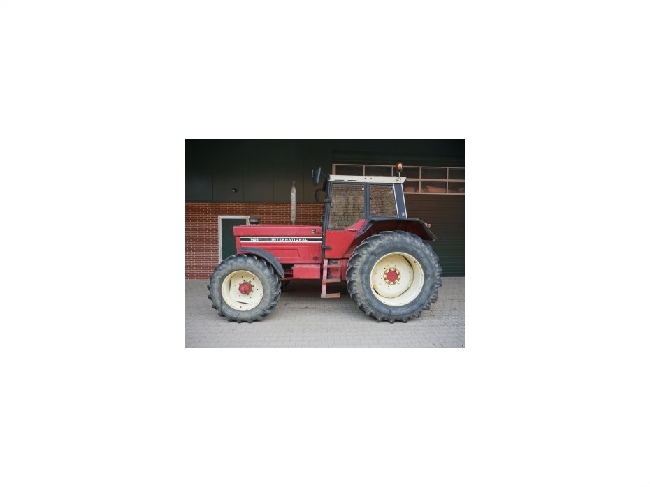 - - - IHC 1455 - Traktorer - Traktorer 2 wd - 4