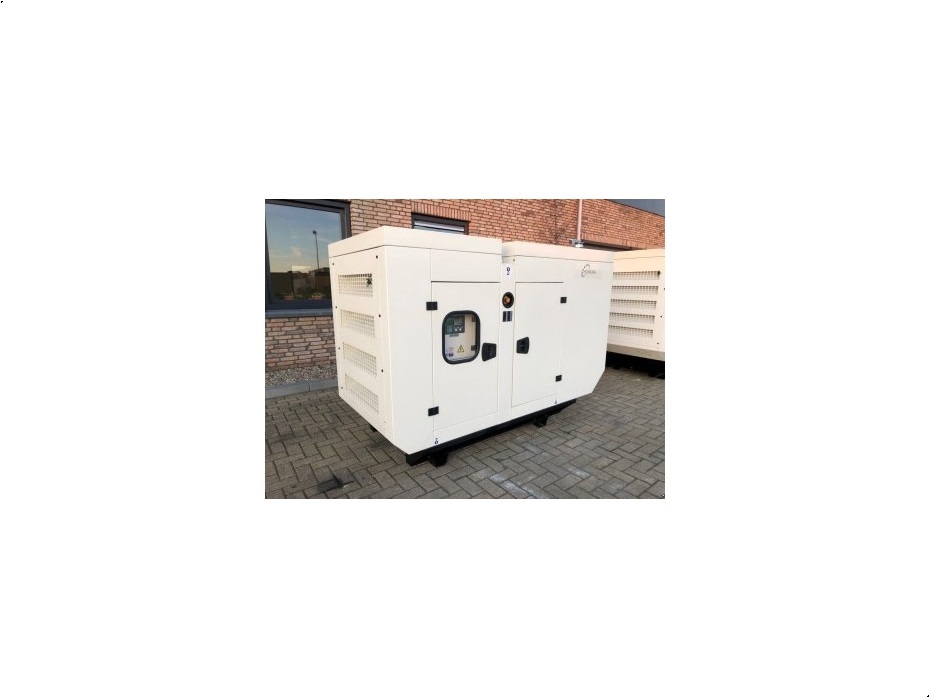 - - - 33 kVA Supersilent generatorset - Generatorer - 3