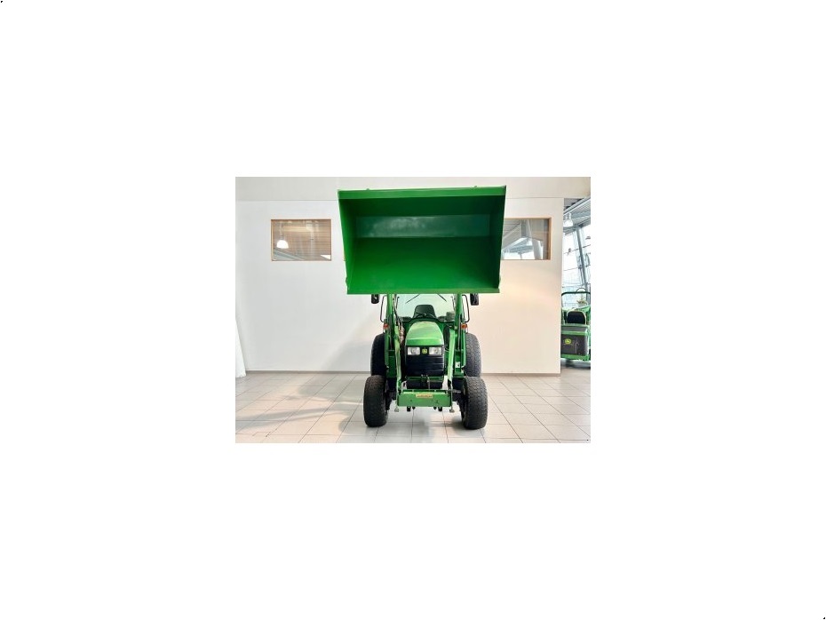 John Deere 4700 - Traktorer - Kompakt traktorer - 5