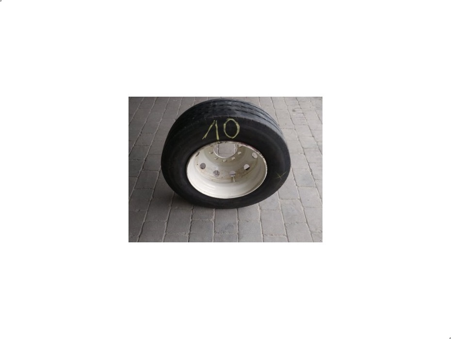 Michelin 245/70 R 19.5 Tieflader Reifen mit Felge, Komplettrad - Traktor tilbehør - Komplette hjul - 2