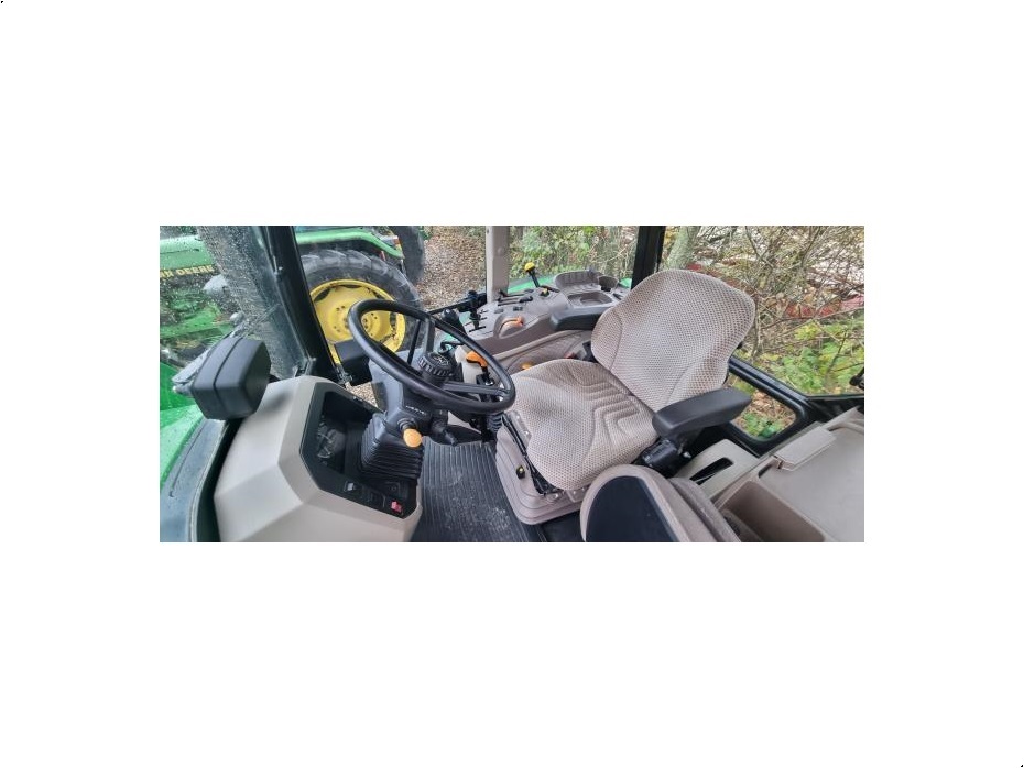 John Deere 5115M - Traktorer - Traktorer 4 wd - 4