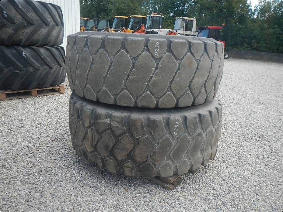 Bridgestone 20.5R25 D230 - Hjul/larvefødder - Dæk - 1