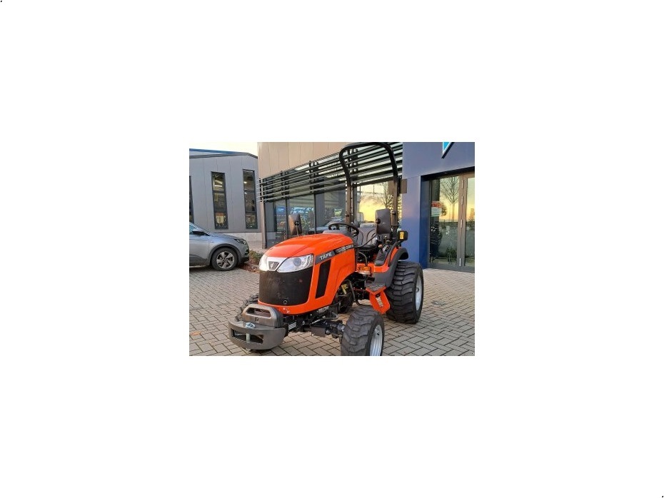 - - - 6028M - Traktorer - Kompakt traktorer - 4