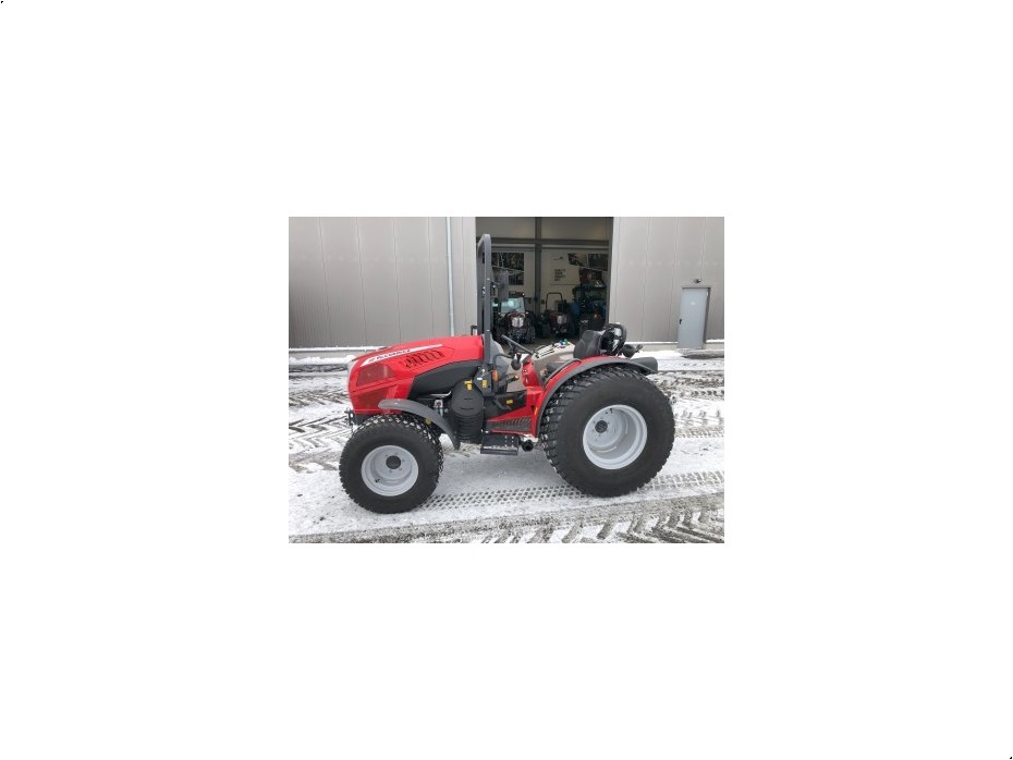 - - - X2.055 - Traktorer - Traktorer 4 wd - 2