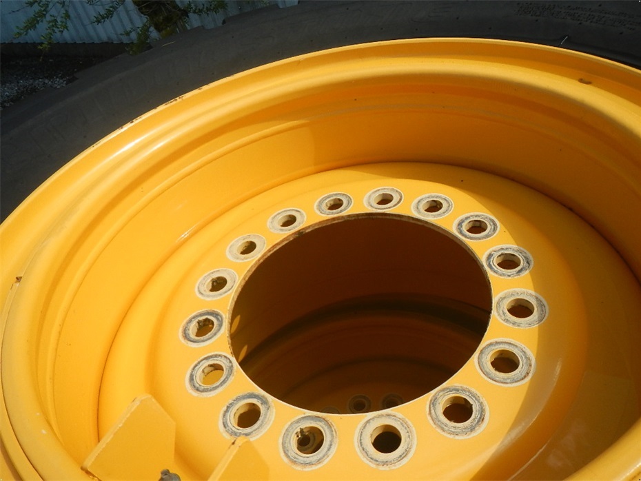 Bridgestone 20.5R25 D254 - Hjul/larvefødder - Komplette hjul - 7