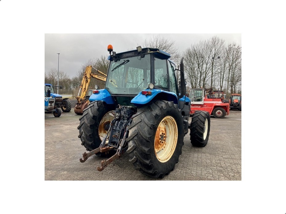 New Holland 8360 - Traktorer - Traktorer 4 wd - 5