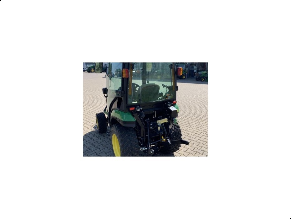 John Deere 2026R - Traktorer - Kompakt traktorer - 5