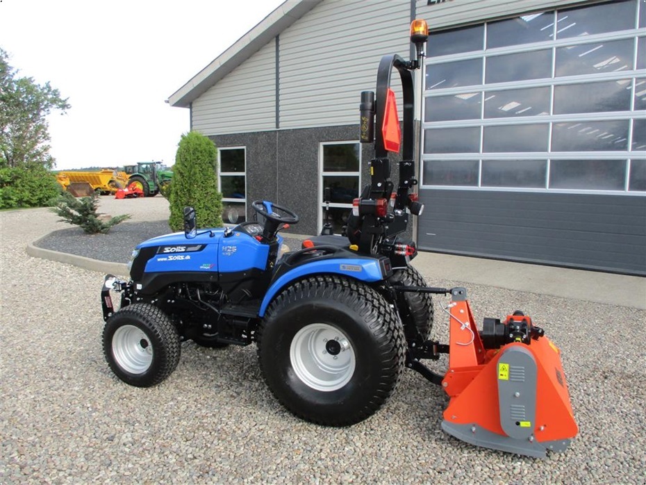 Solis 26 HST med Frontlift & FrontPTO - Traktorer - Kompakt traktorer - 10