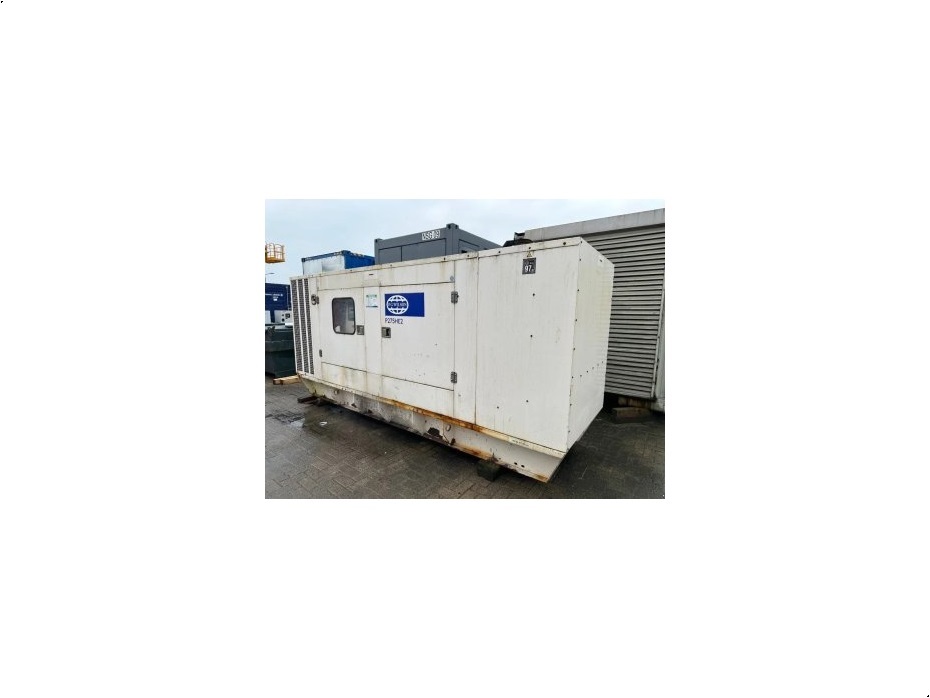 - - - 1300 Serie FG Wilson 275 kVA Silent generatorset - Generatorer - 4