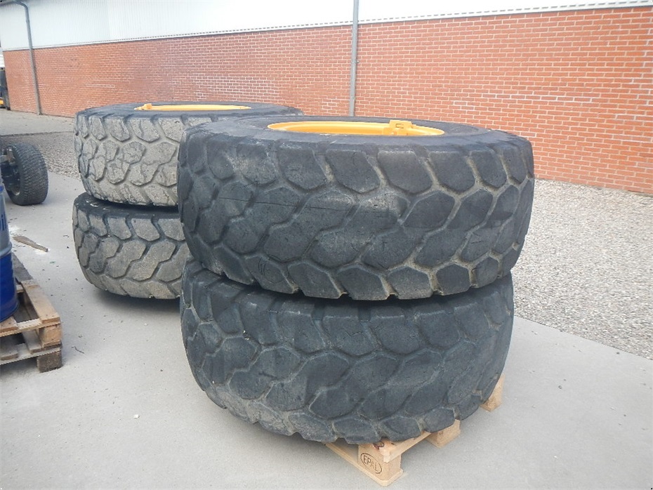 Bridgestone 20.5R25 D212 - Hjul/larvefødder - Komplette hjul - 5