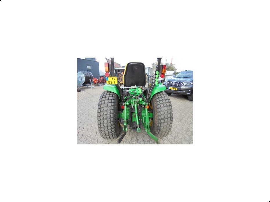 John Deere 3045R - Traktorer - Traktorer 2 wd - 2