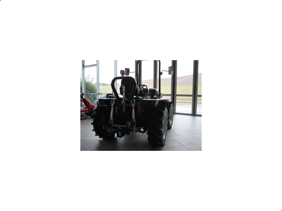 - - - AGT 1060 Goliath - Traktorer - Kompakt traktorer - 5