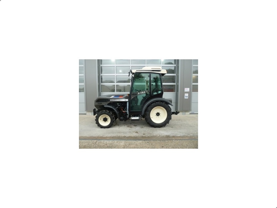 - - - 864 - Traktorer - Traktorer 4 wd - 1