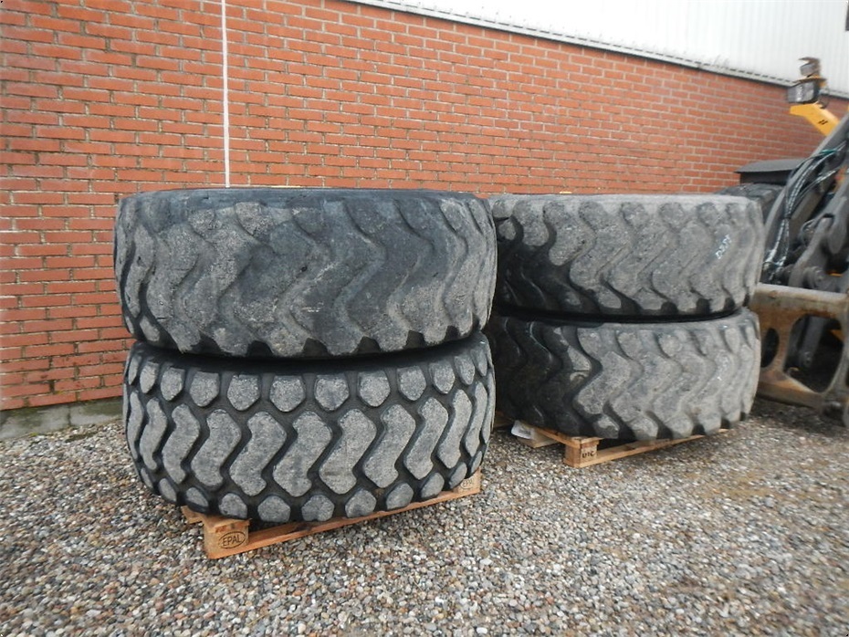 Michelin 23.5R25 D284 - Hjul/larvefødder - Komplette hjul - 3