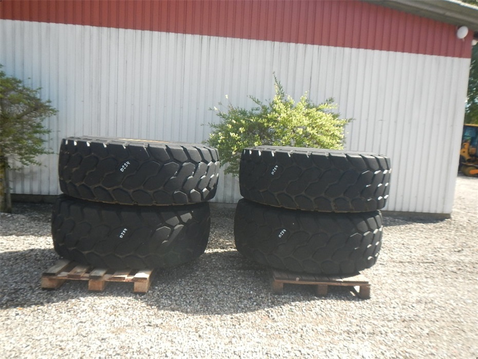 Bridgestone 20.5R25 D254 - Hjul/larvefødder - Komplette hjul - 1
