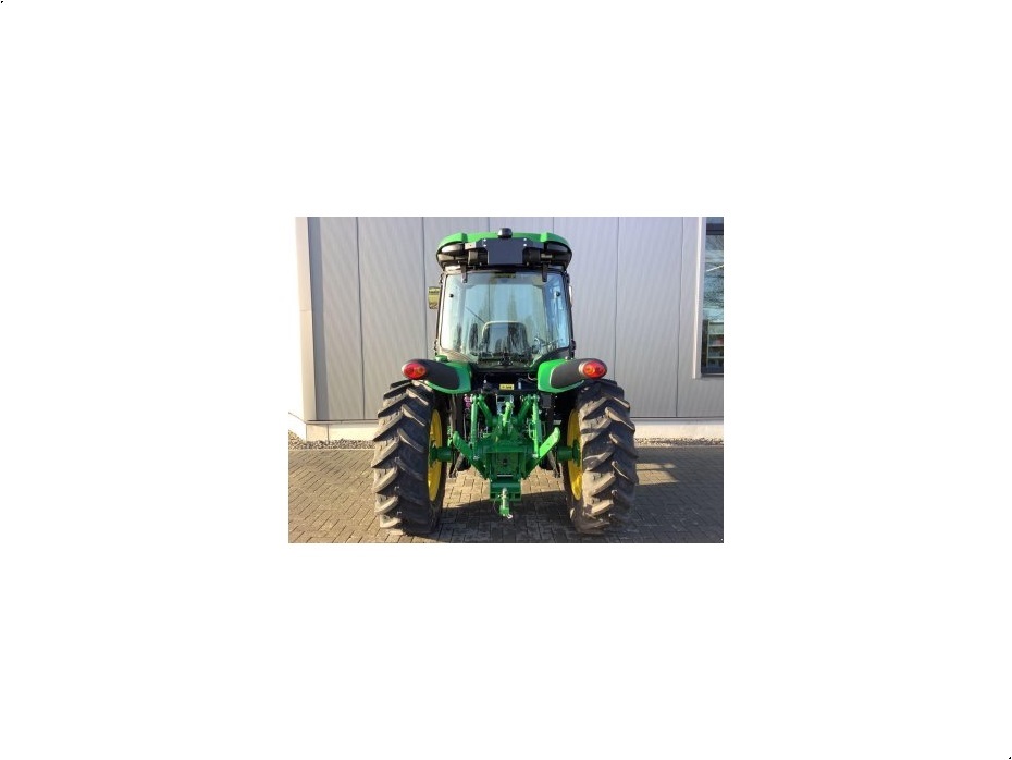 John Deere 4066R - Traktorer - Kompakt traktorer - 5