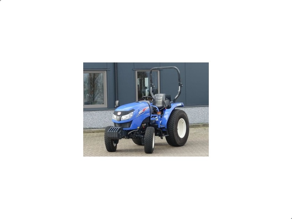 Iseki TLE3400 4wd HST / 00070 Draaiuren / Frontgewichtenset - Traktorer - Traktorer 2 wd - 1