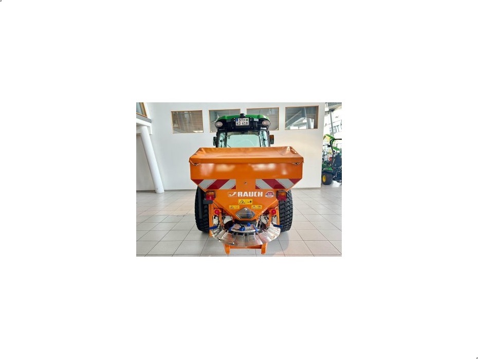 John Deere 4066R - Traktorer - Kompakt traktorer - 4