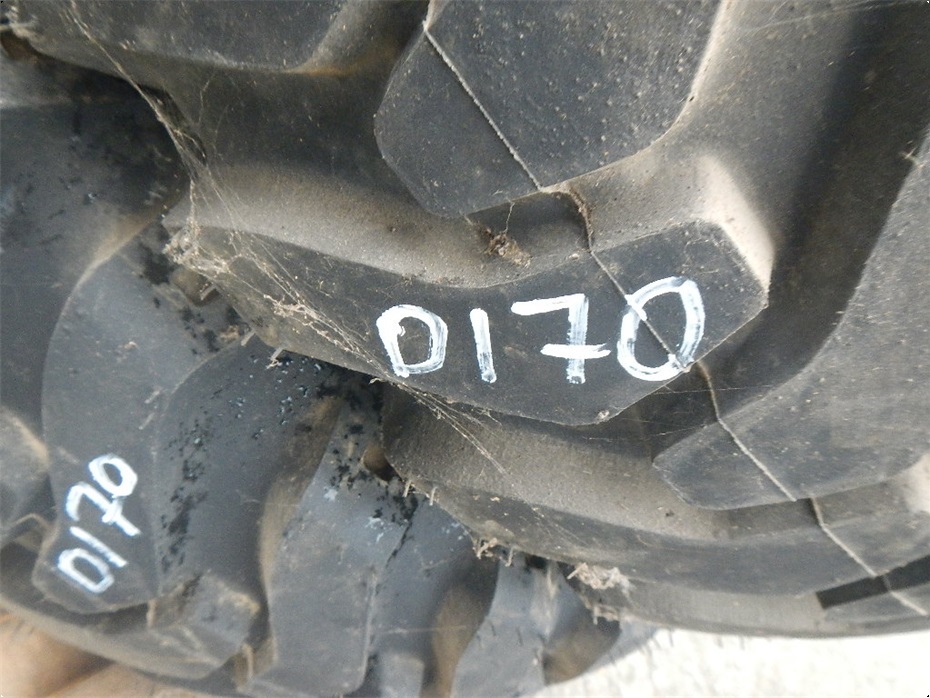 Dunlop 10.0/75-15.3 - D170 - Hjul/larvefødder - Dæk - 3