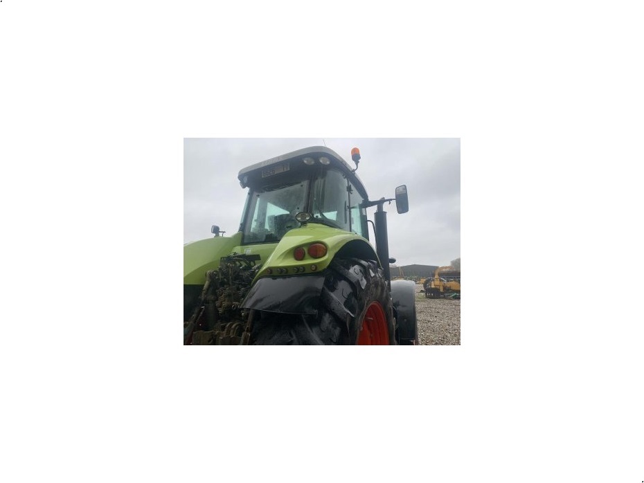 - - - AXION 810 - Traktorer - Traktorer 2 wd - 3