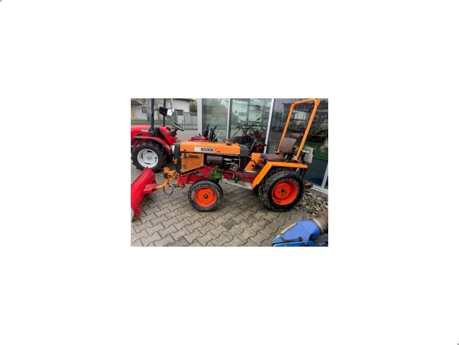 - - - 4800 - Traktorer - Traktorer 2 wd - 2