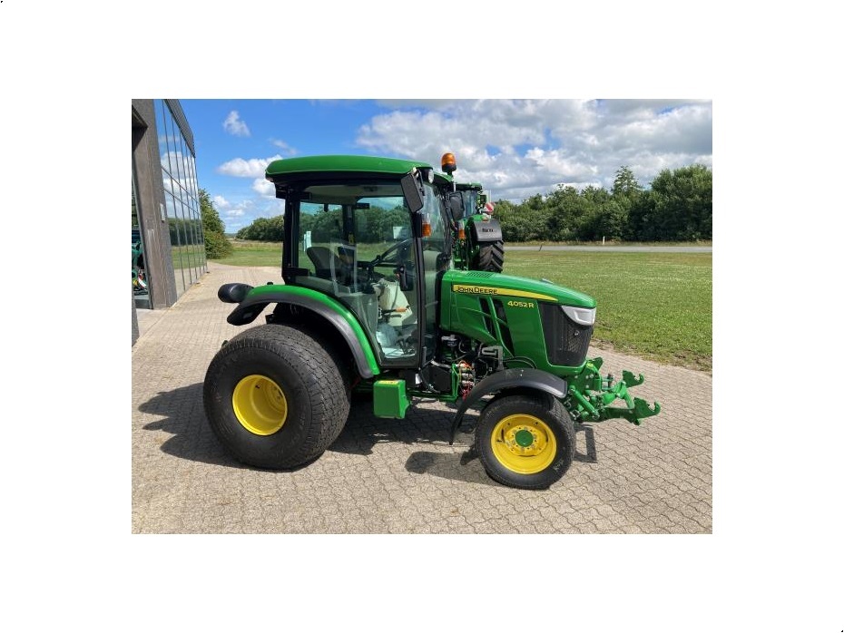 John Deere 4052R - Traktorer - Kompakt traktorer - 4